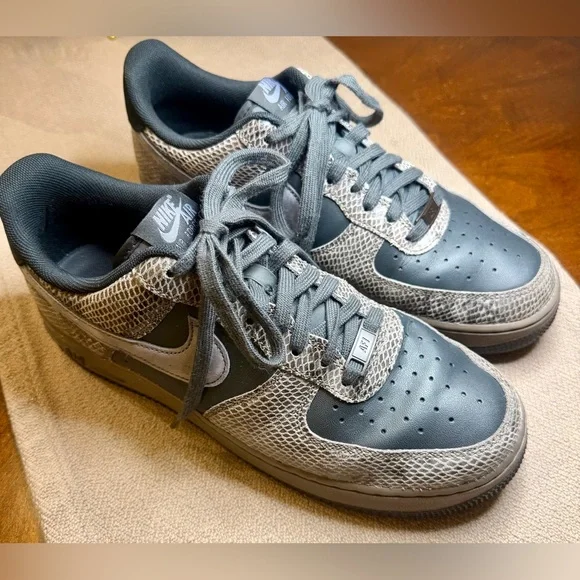 Nike Air Force 1 Snakeskin Edition
Men’s 10 - Picture 3 of 9